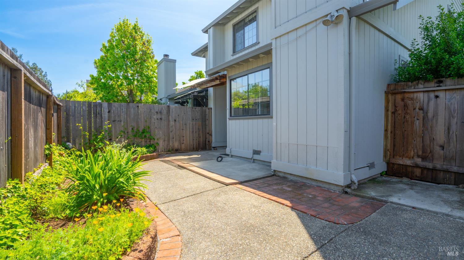 2306 Maher Drive Santa Rosa, CA 95405 - Photo 4 of 28 a view of backyard space