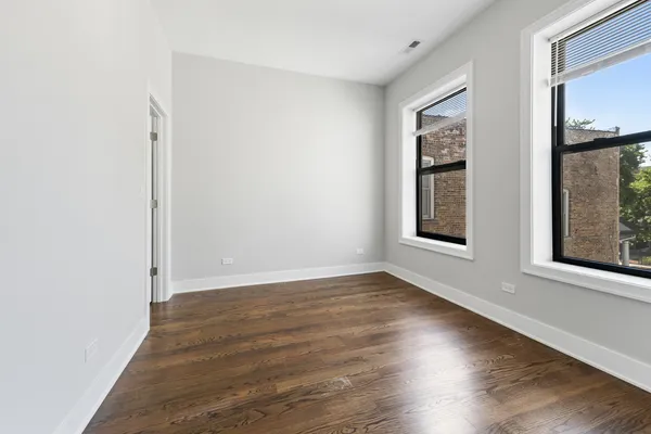 $2,850 | 1472 West Summerdale Avenue, Unit 2RE, Chicago, IL 60640