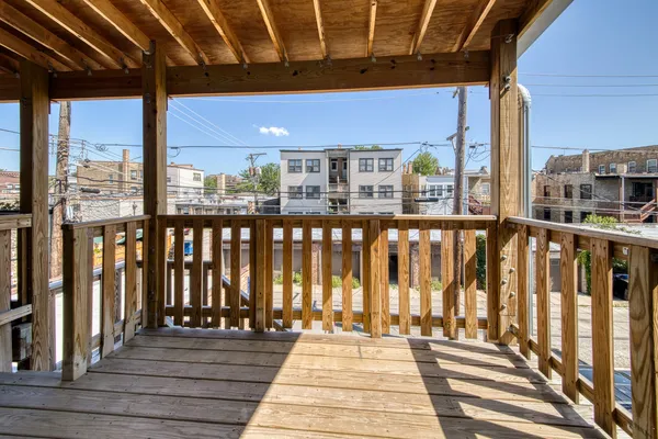 $2,850 | 1472 West Summerdale Avenue, Unit 2RE, Chicago, IL 60640