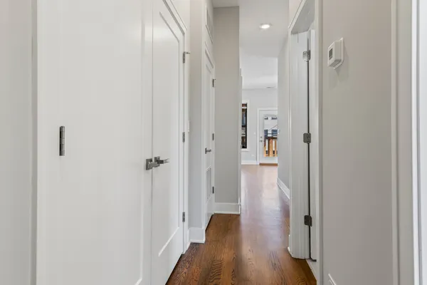 $2,850 | 1472 West Summerdale Avenue, Unit 2RE, Chicago, IL 60640
