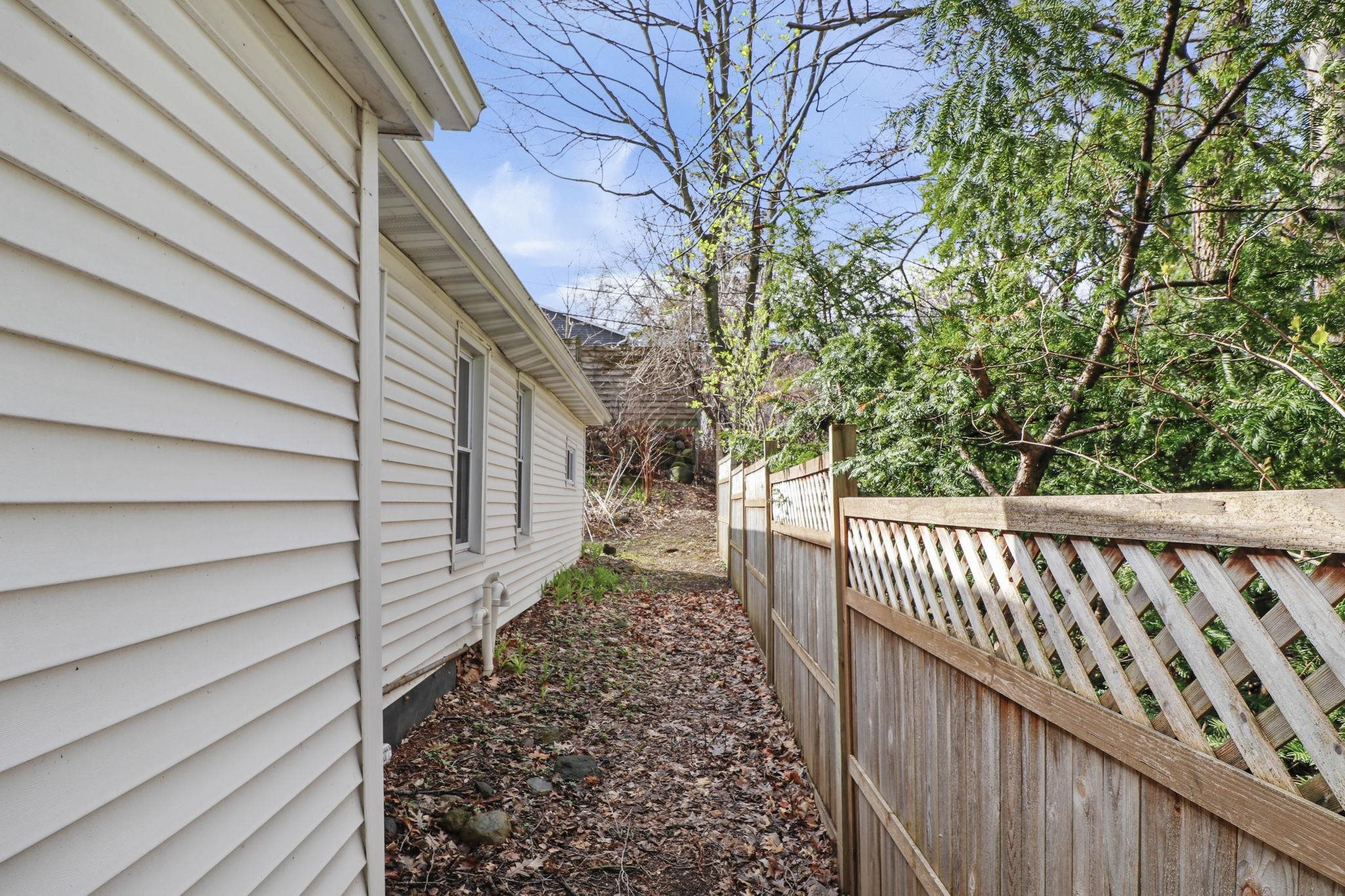 821 Gary Street Madison, WI 53716 - Photo 12 of 37