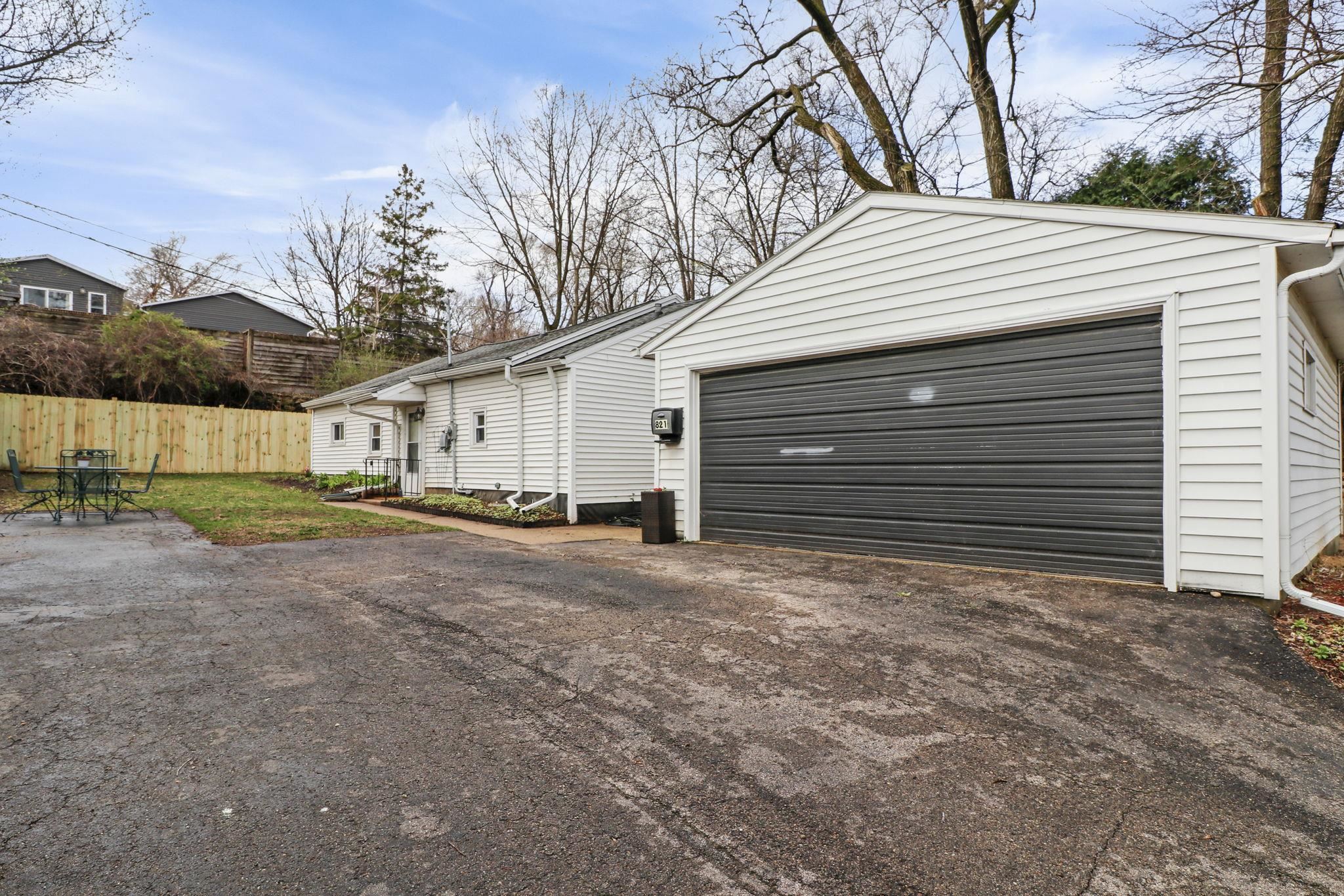 821 Gary Street Madison, WI 53716 - Photo 13 of 37