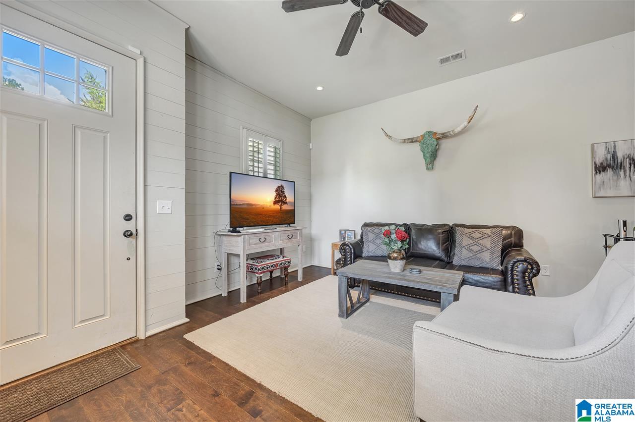 621 Rumble Avenue Birmingham, AL 35213 - Photo 4 of 29