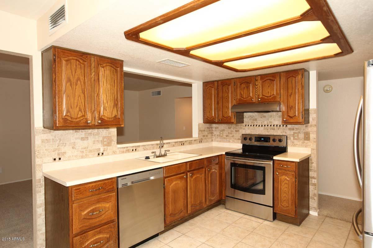 4210 East Frye Road Phoenix, AZ 85048 - Photo 11 of 30 Kitchen2