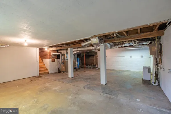 a view of a garage