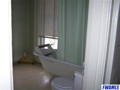 413 Adams Street Decatur, IN 46733 - Photo 4 of 5