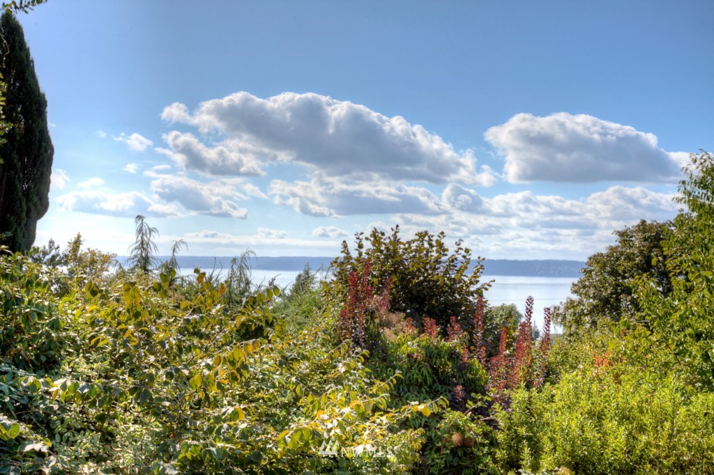 18158 Riviera Place Southwest Normandy Park, WA 98166 - Photo 1 of 12 Gallery Image 1