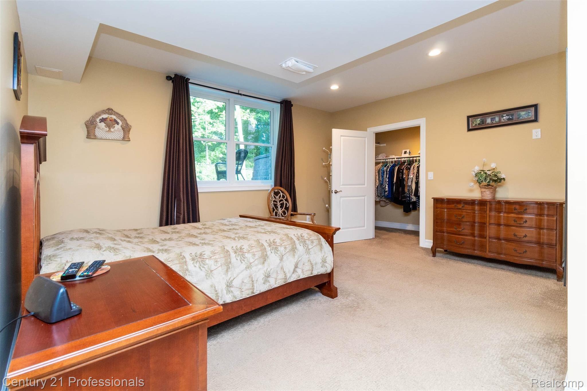 524 Trinway Road Troy, MI 48085 - Photo 64 of 75 5th Bedroom (Lower Level)