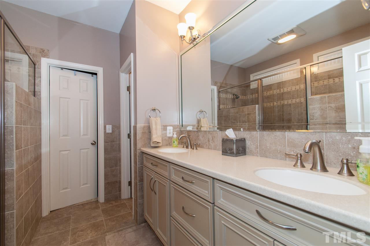 13204 Ellesmere Court Raleigh, NC 27614 - Photo 14 of 25 Gallery Image 14