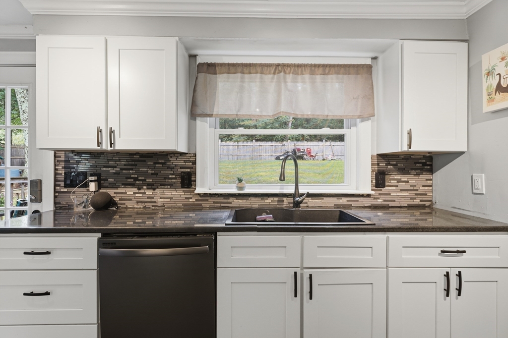 84 Southbridge Road Charlton, MA 01507 - Photo 13 of 41