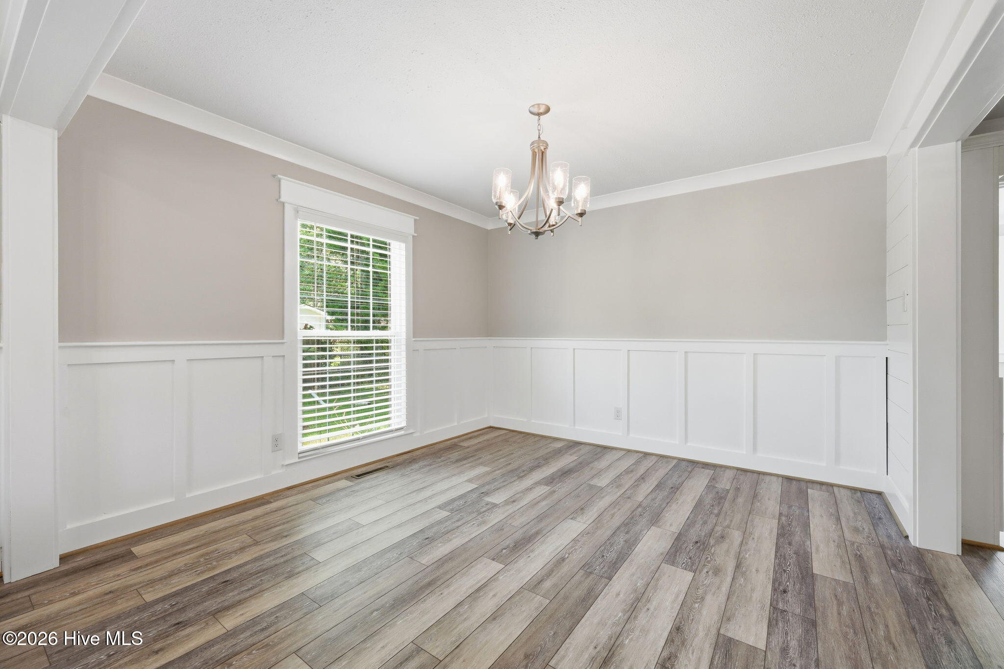700 Robin Road Morehead City, NC 28557 - Photo 14 of 41 Dining room