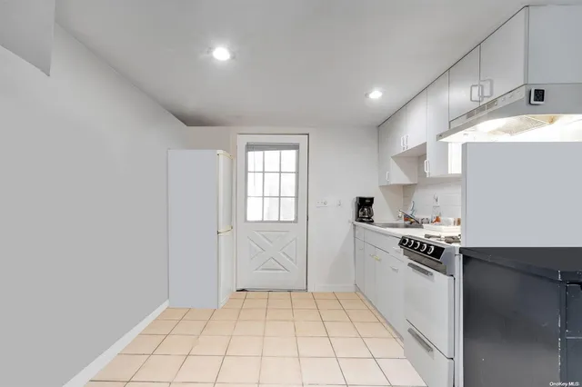 $999,999 | 57 Seatuck Avenue, Eastport, NY 11941