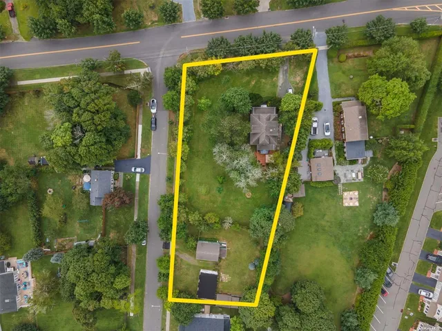 $999,999 | 57 Seatuck Avenue, Eastport, NY 11941