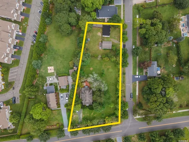 $999,999 | 57 Seatuck Avenue, Eastport, NY 11941