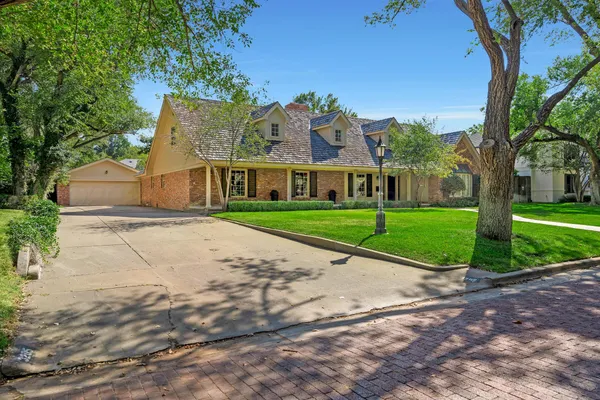 a view of outdoor space yard and green space