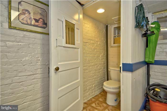 305 Adams Street Northeast Washington, DC 20002 - Photo 20 of 27 Bath