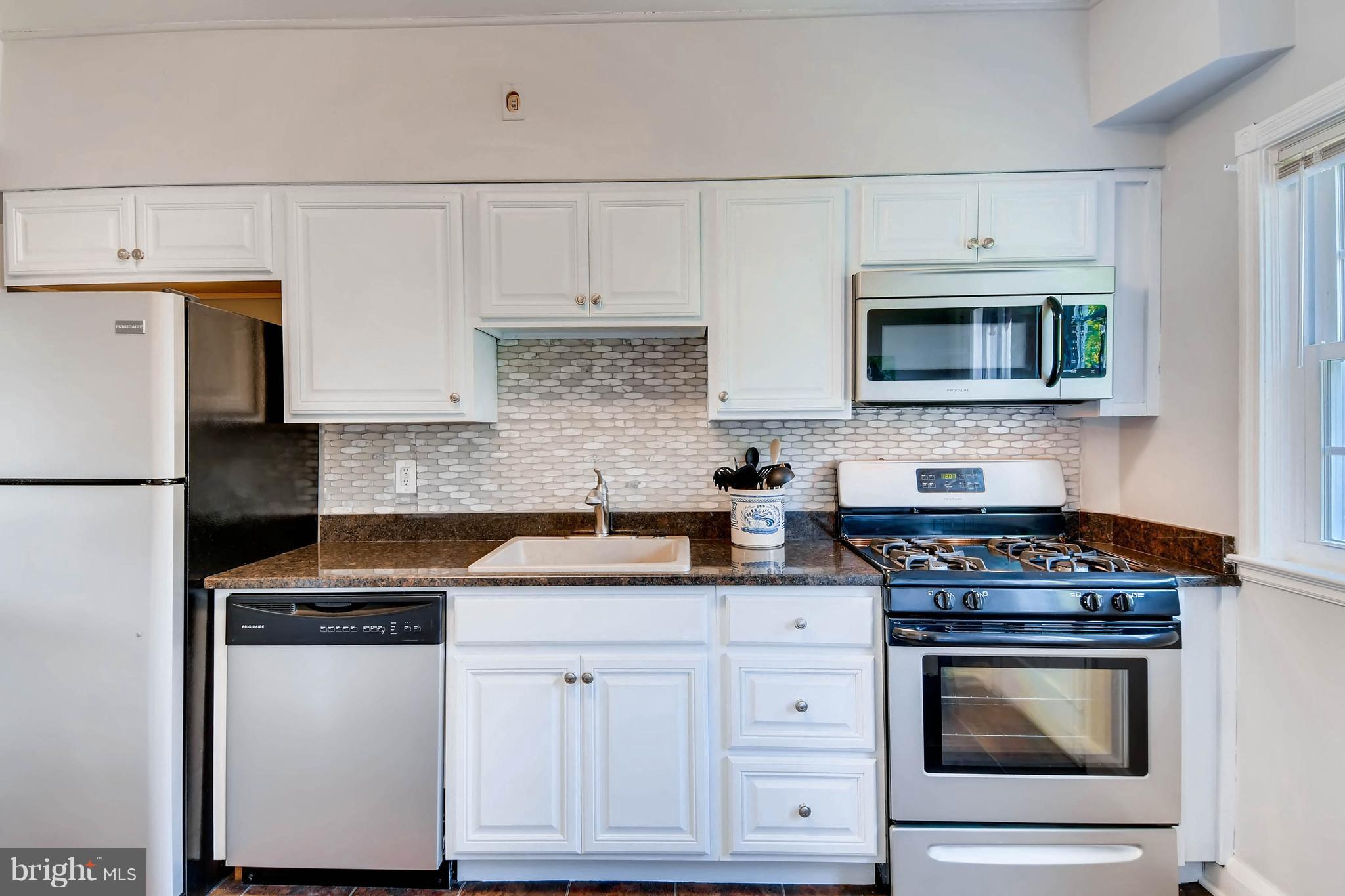 1410 Northgate Road Baltimore, MD 21218 - Photo 14 of 30 Kitchen
