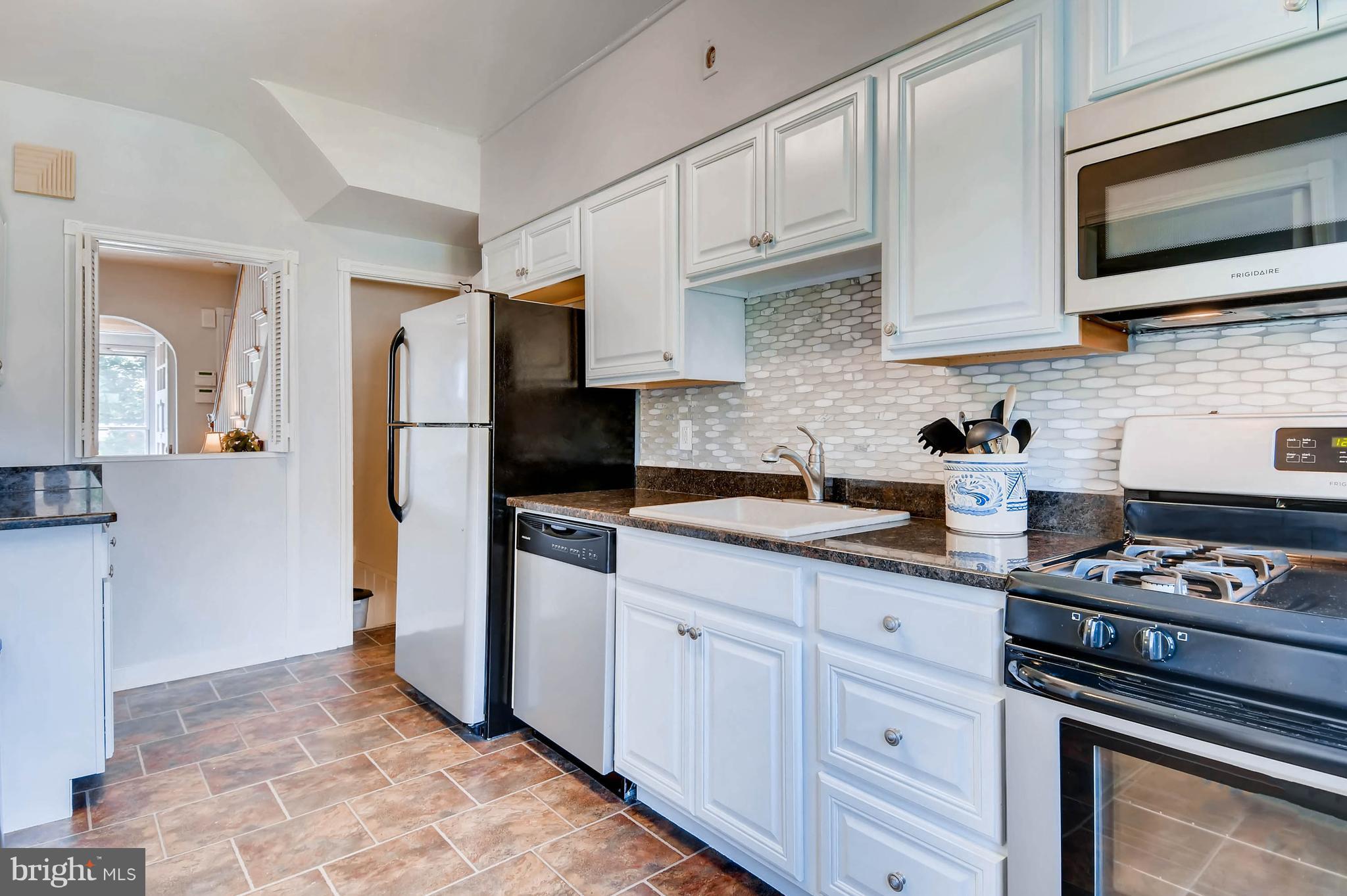 1410 Northgate Road Baltimore, MD 21218 - Photo 15 of 30 Kitchen