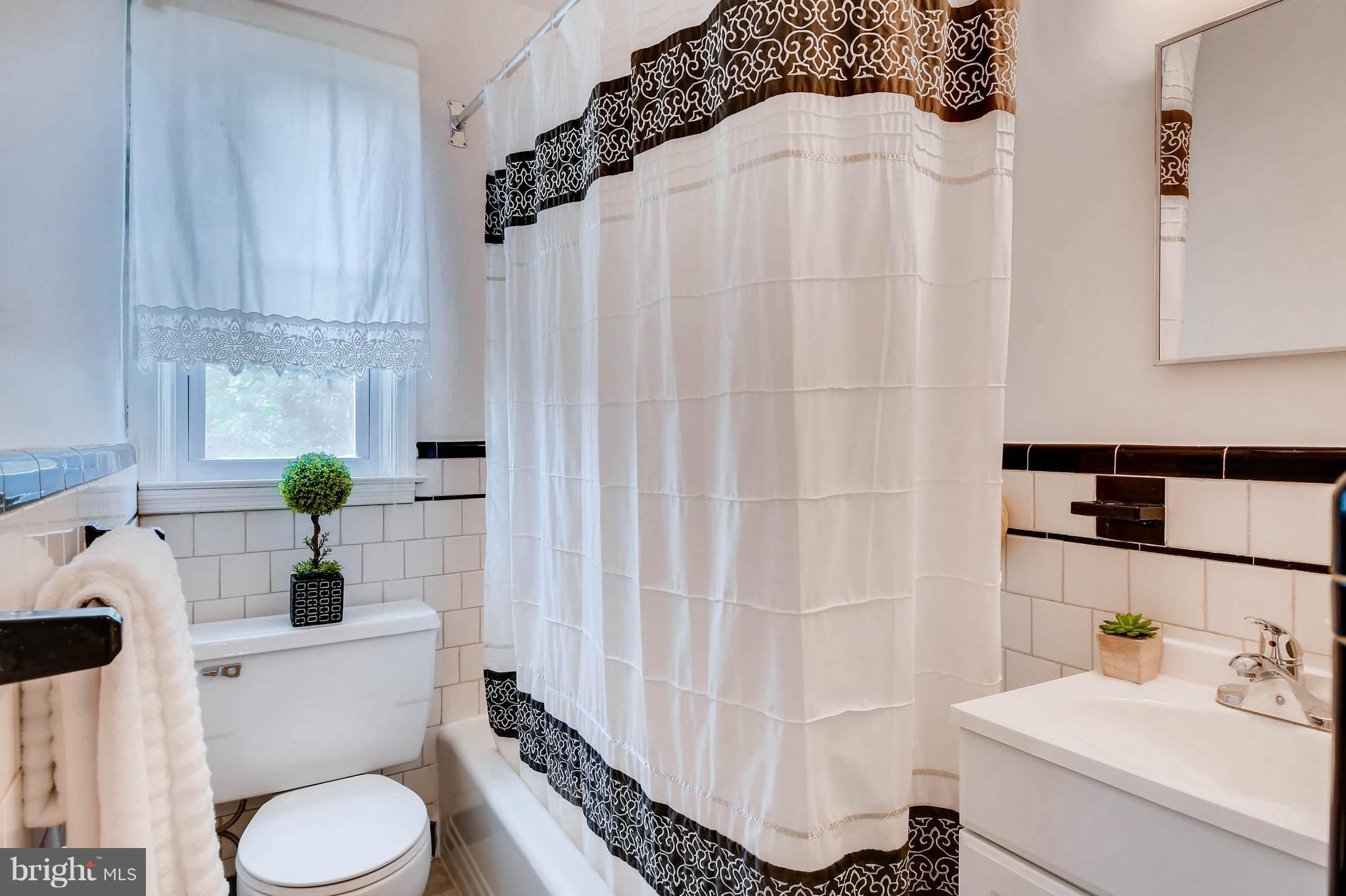 1410 Northgate Road Baltimore, MD 21218 - Photo 22 of 30 Bath