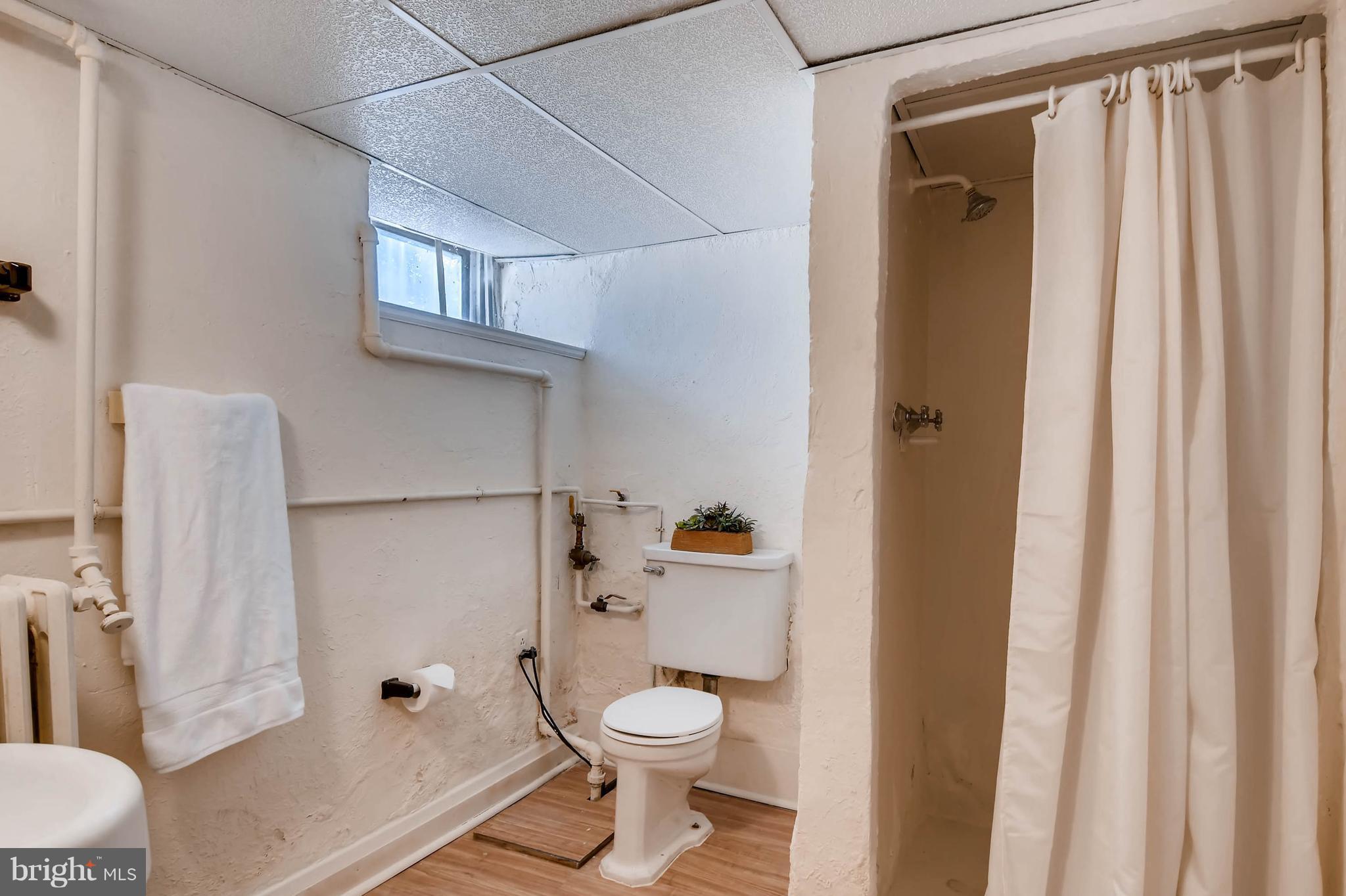 1410 Northgate Road Baltimore, MD 21218 - Photo 27 of 30 Bath