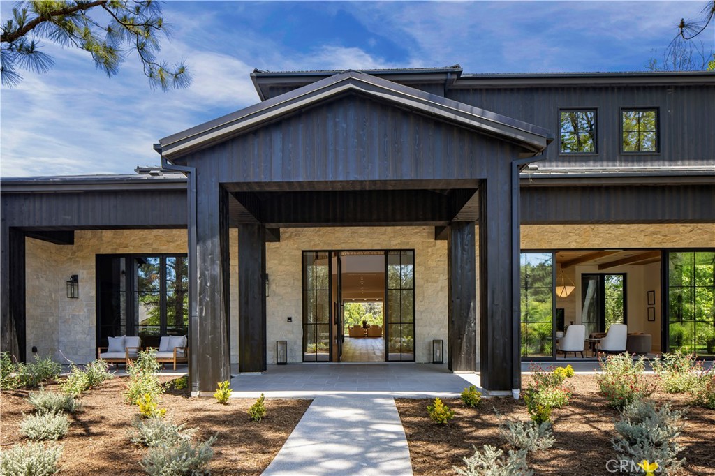 24341 Rolling View Road Hidden Hills, CA 91302 - Photo 3 of 41