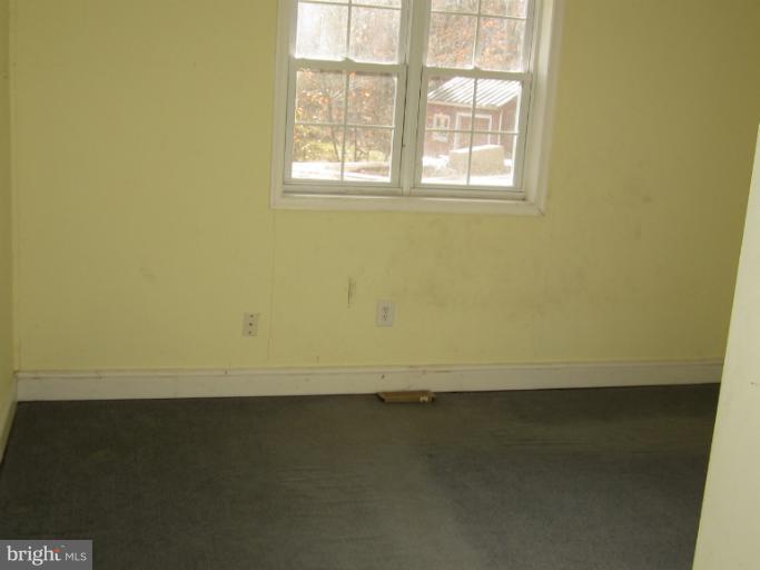 14605 Livingston Road Accokeek, MD 20607 - Photo 6 of 10 an empty room with a window