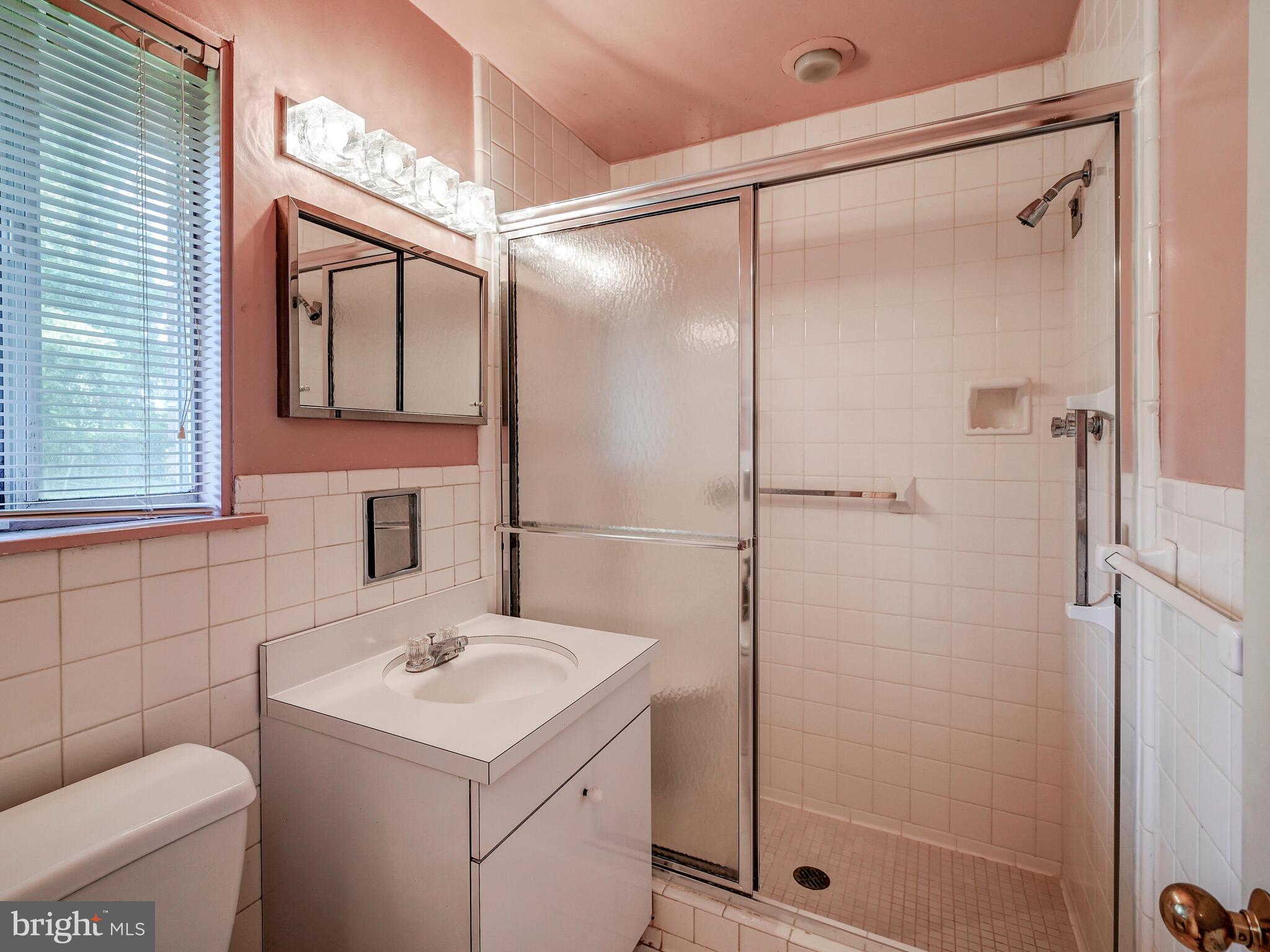 3420 Garrison Farms Road Baltimore, MD 21208 - Photo 25 of 45 Primary Bath w/shower