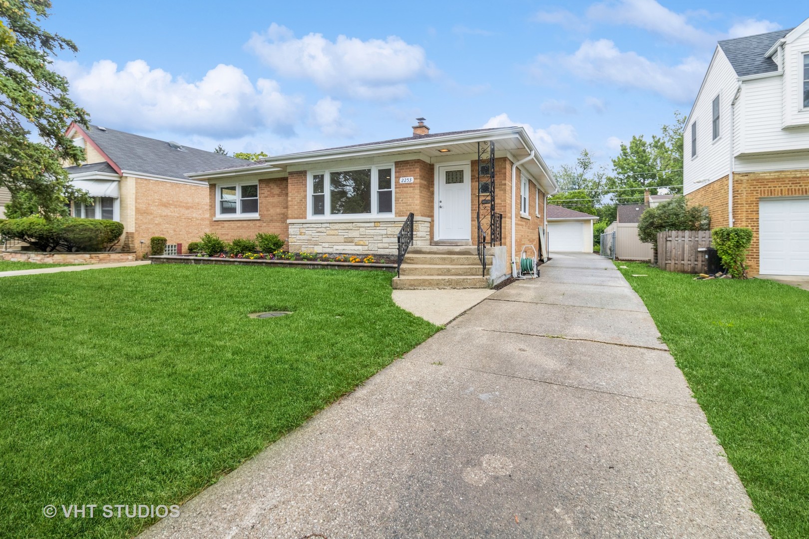 2253 South 8th Avenue North Riverside, IL 60546 - Photo 1 of 17 Gallery Image 1