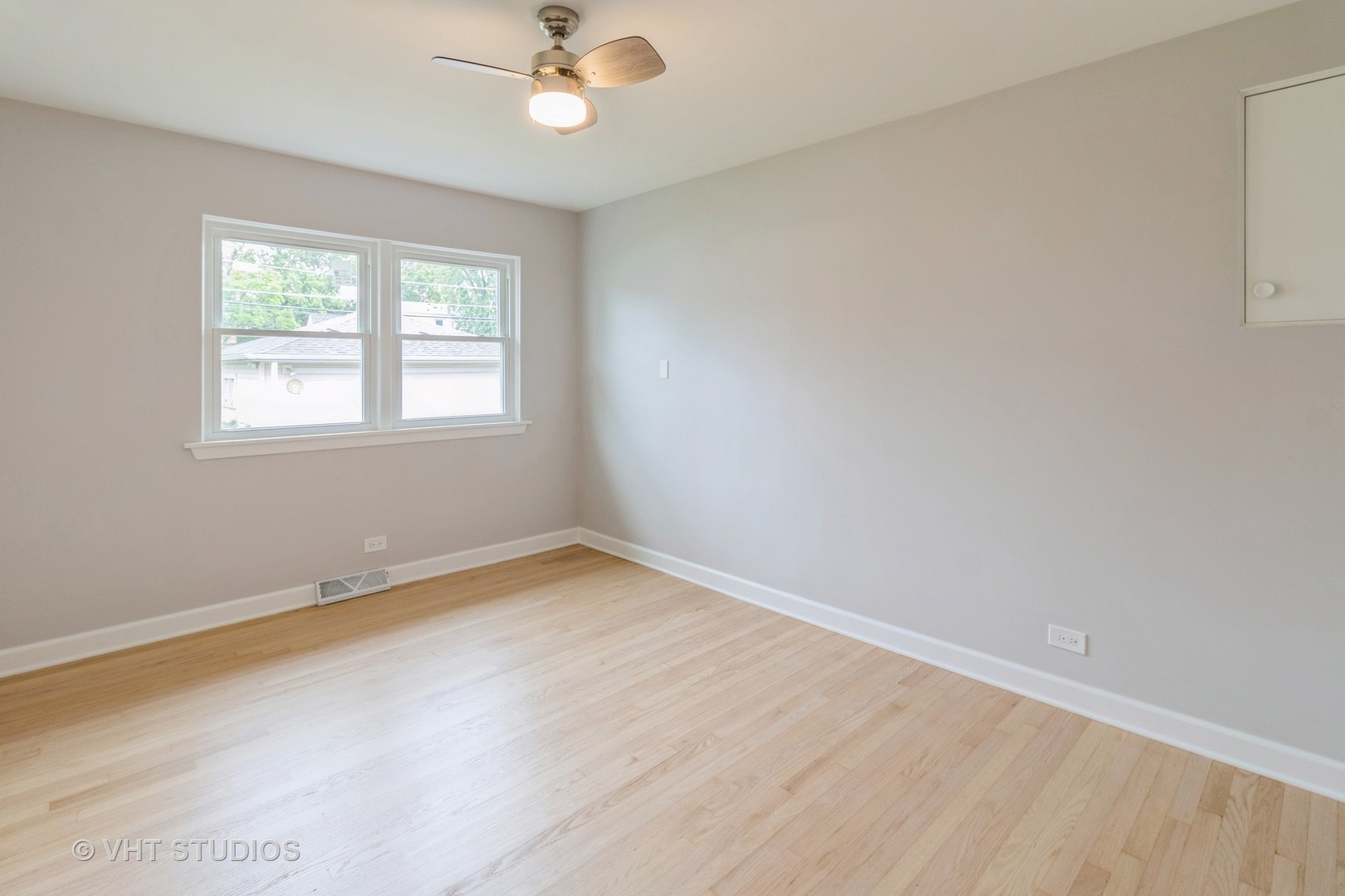 2253 South 8th Avenue North Riverside, IL 60546 - Photo 13 of 17 Gallery Image 13