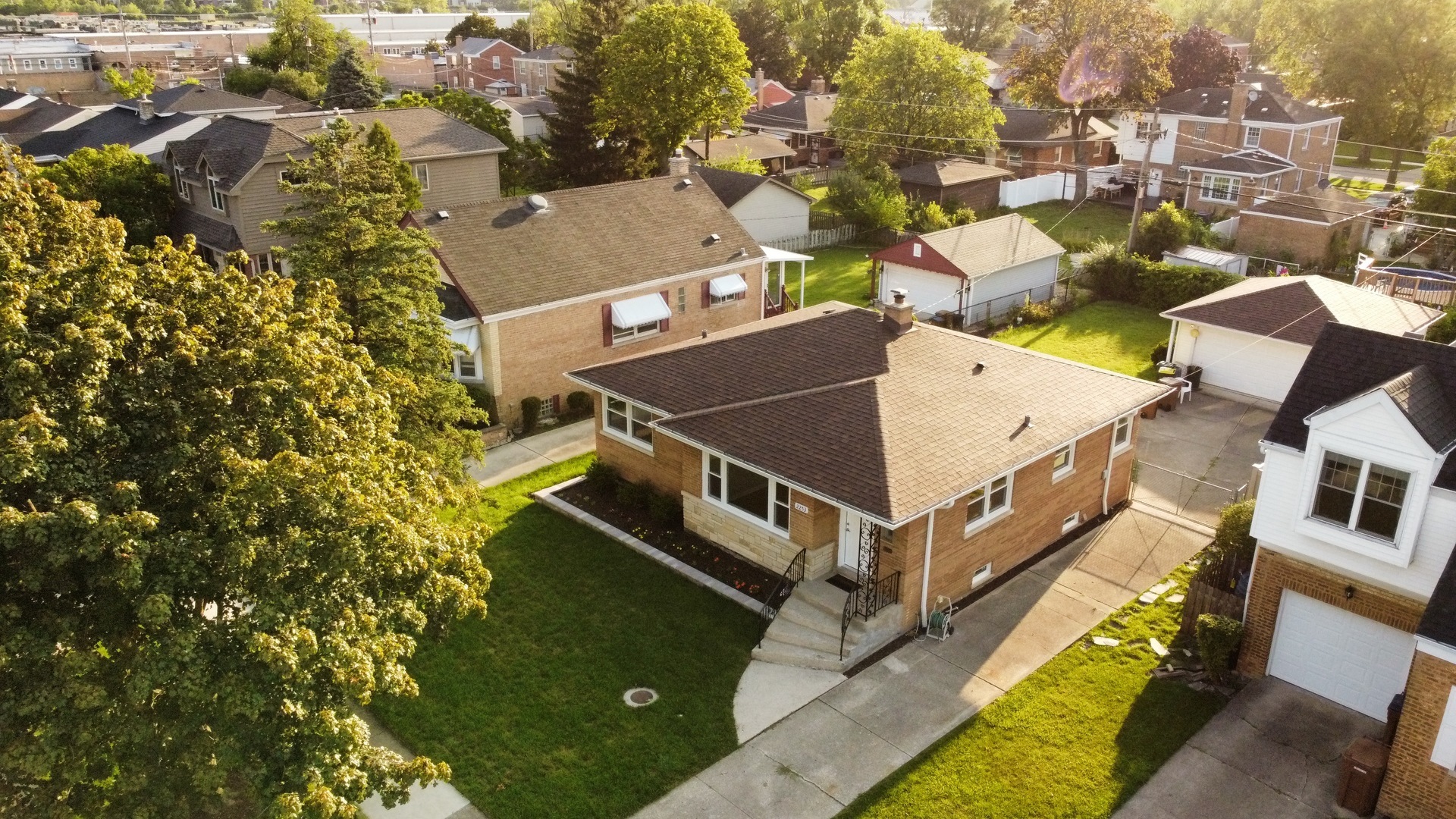 2253 South 8th Avenue North Riverside, IL 60546 - Photo 2 of 17 Gallery Image 2