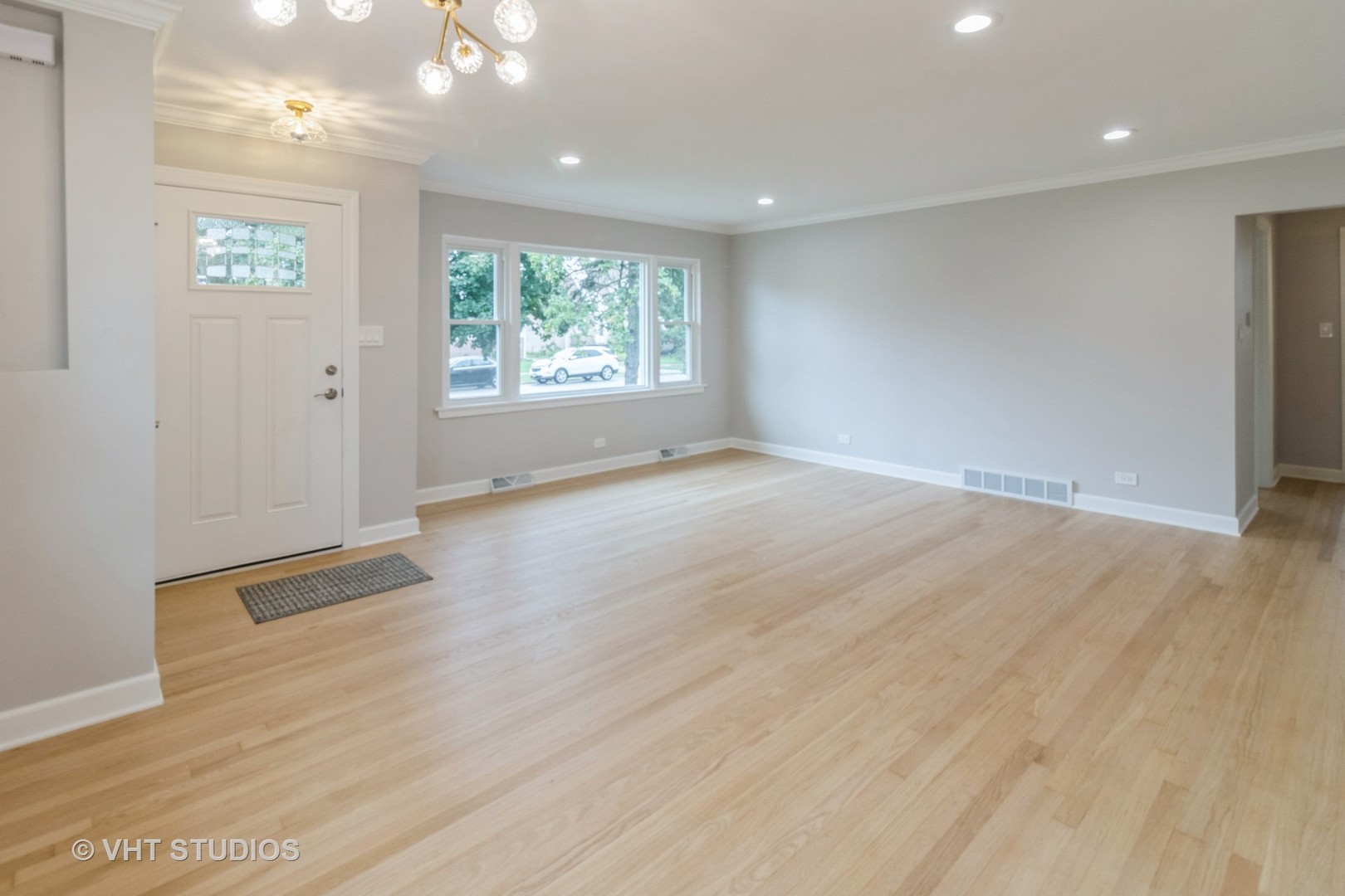 2253 South 8th Avenue North Riverside, IL 60546 - Photo 3 of 17 Gallery Image 3