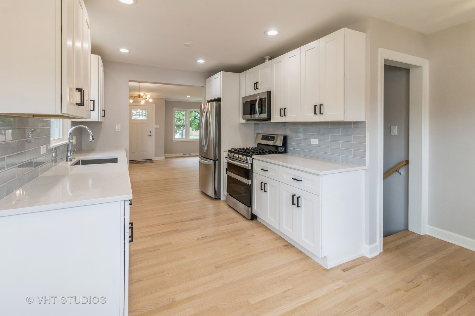 2253 South 8th Avenue North Riverside, IL 60546 - Photo 7 of 17 Gallery Image 7