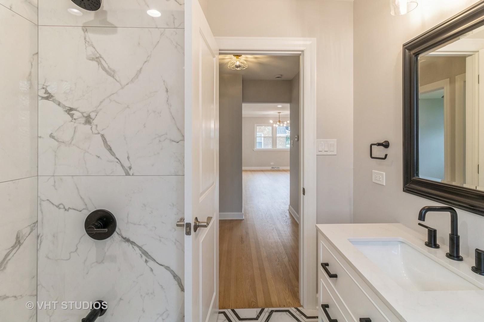 2253 South 8th Avenue North Riverside, IL 60546 - Photo 8 of 17 Gallery Image 8