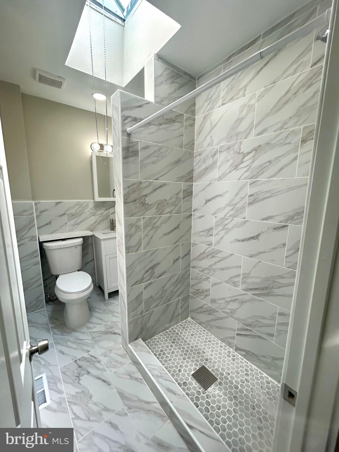 4303 Griscom Street Philadelphia, PA 19124 - Photo 27 of 43 Full Bathroom