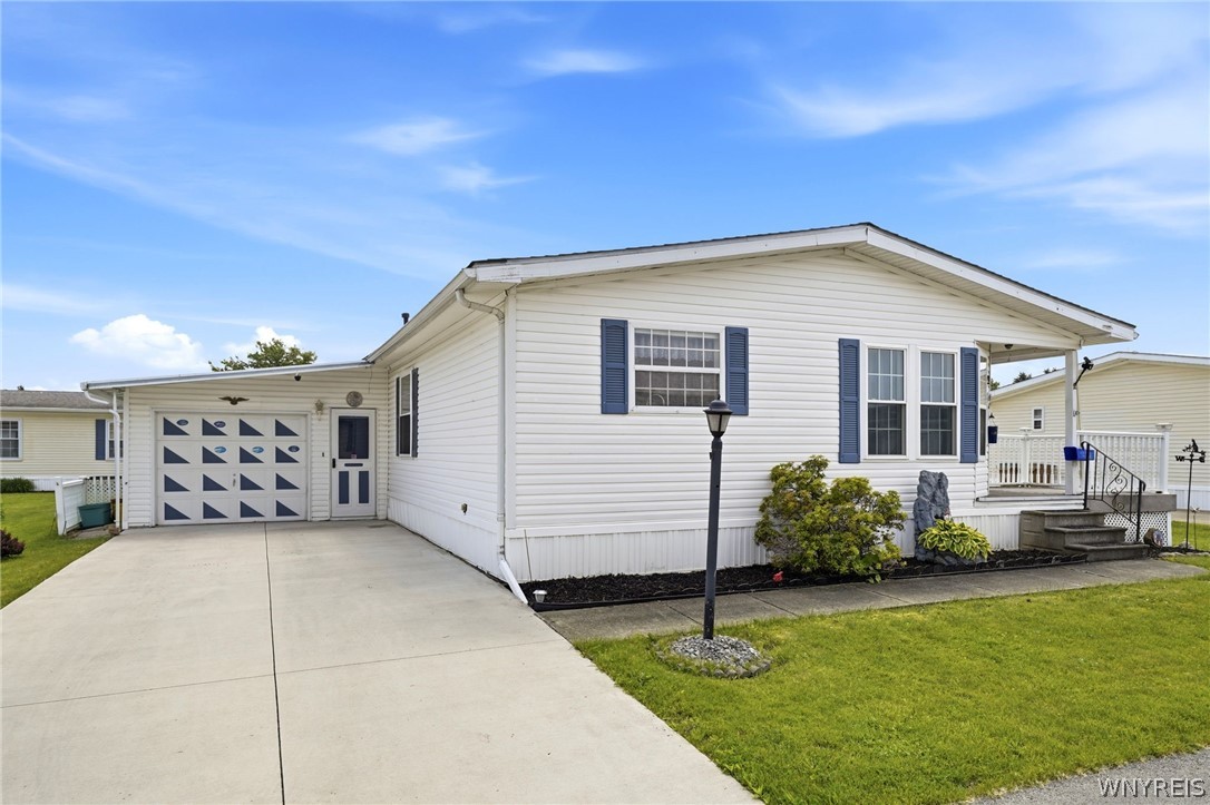 22 Cypress Road Cheektowaga, NY 14227 - Photo 1 of 28