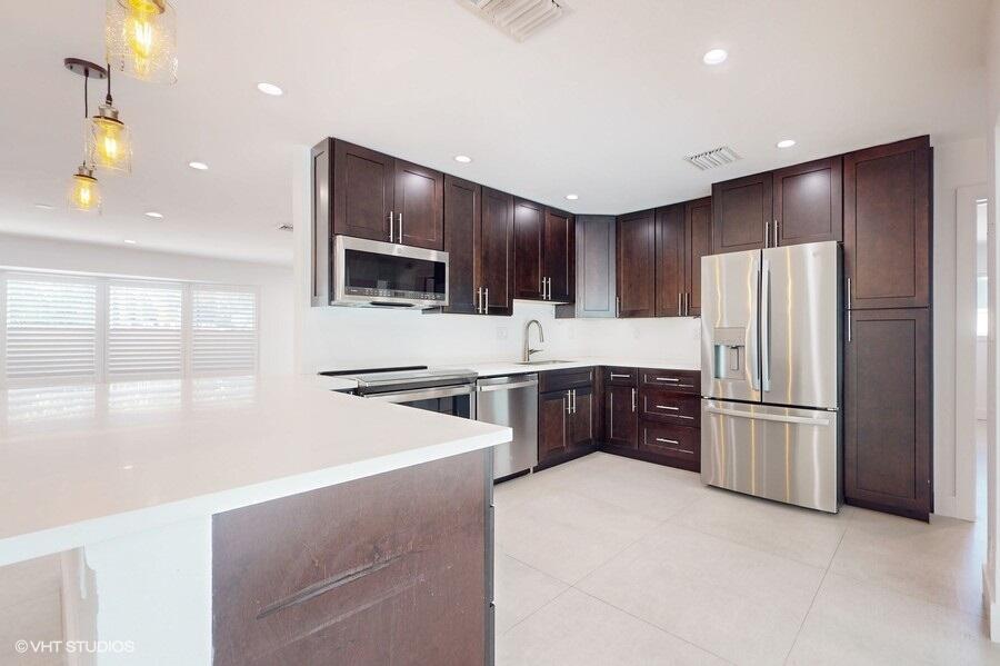 200 Southwest 6th Avenue Boca Raton, FL 33486 - Photo 11 of 42 11_200sw6thave_2011_Small