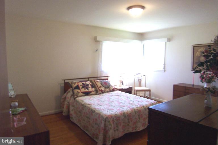 18817 Crofton Road Hagerstown, MD 21742 - Photo 9 of 30 Bedroom (Master)
