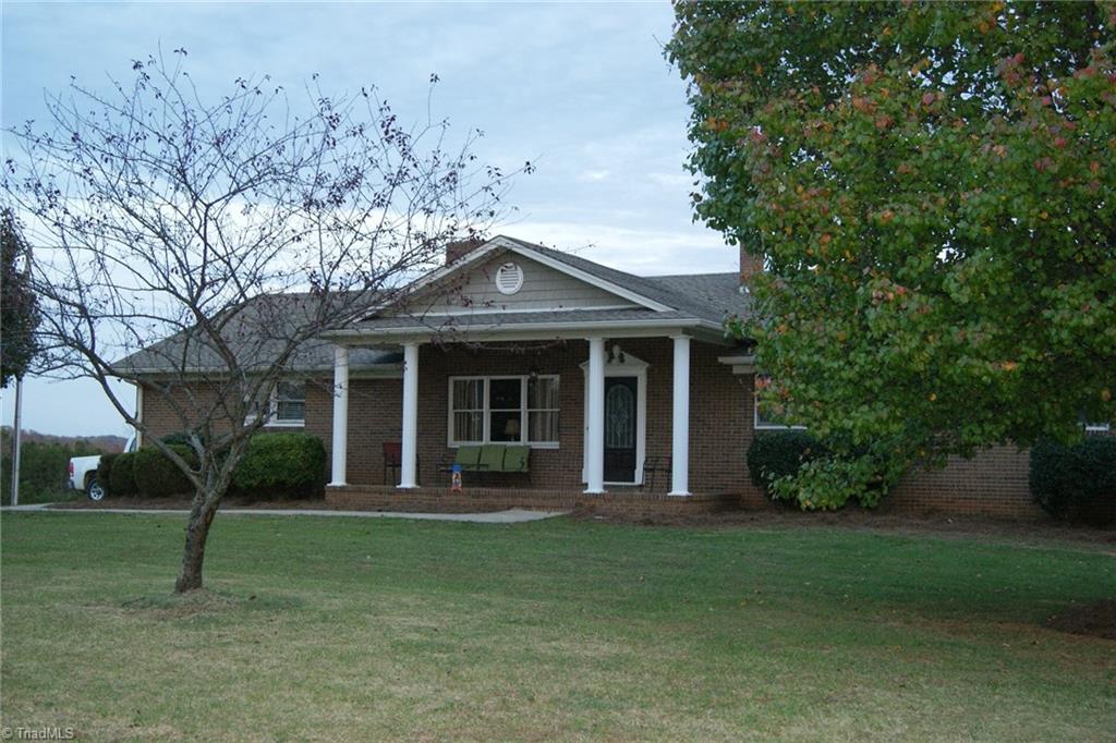 514 Watford Road Thomasville, NC 27360 - Photo 2 of 27 Gallery Image 2