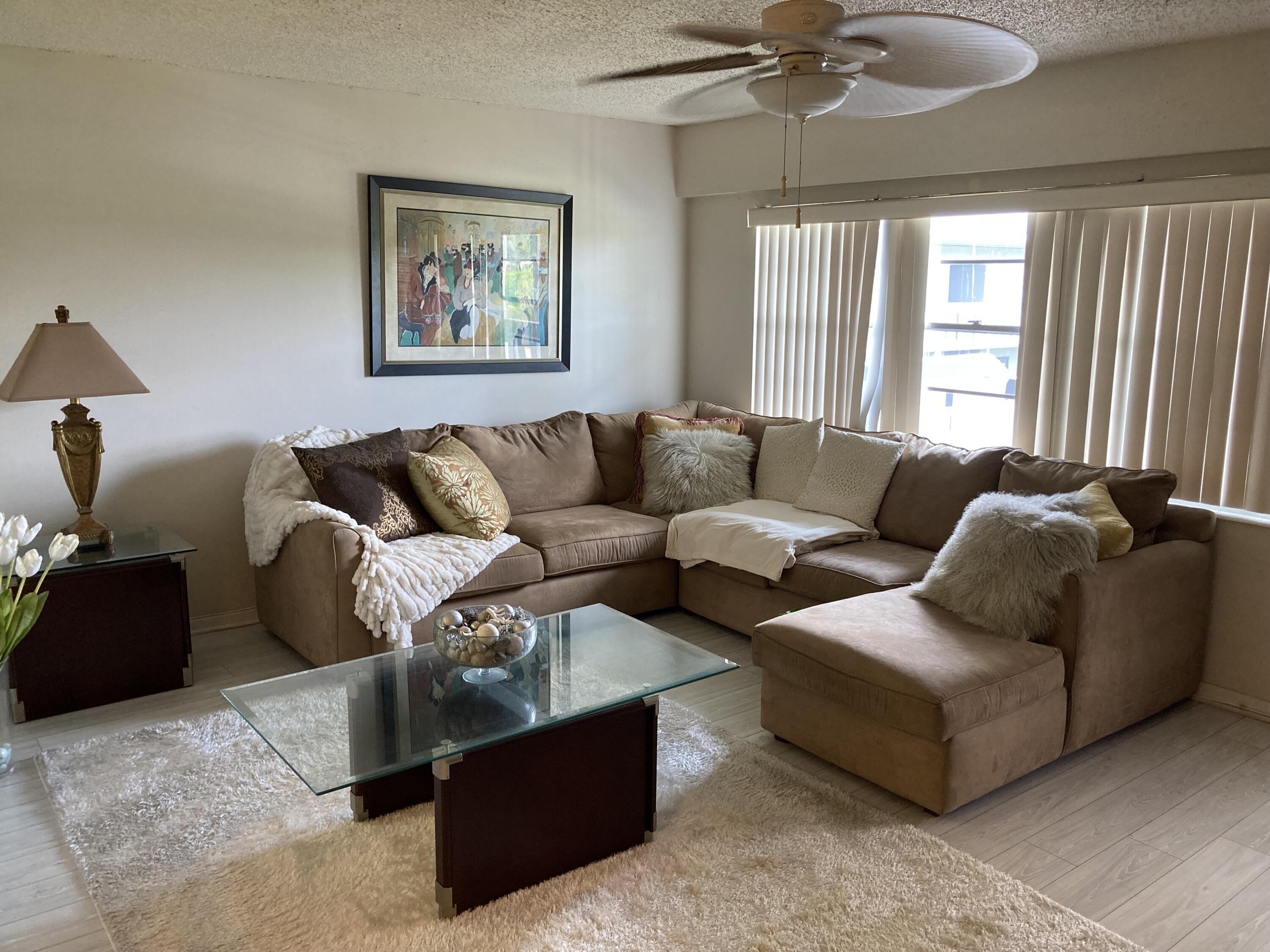 156 Suffolk F, Unit 156 Boca Raton, FL 33434 - Photo 3 of 29 IMG_2763