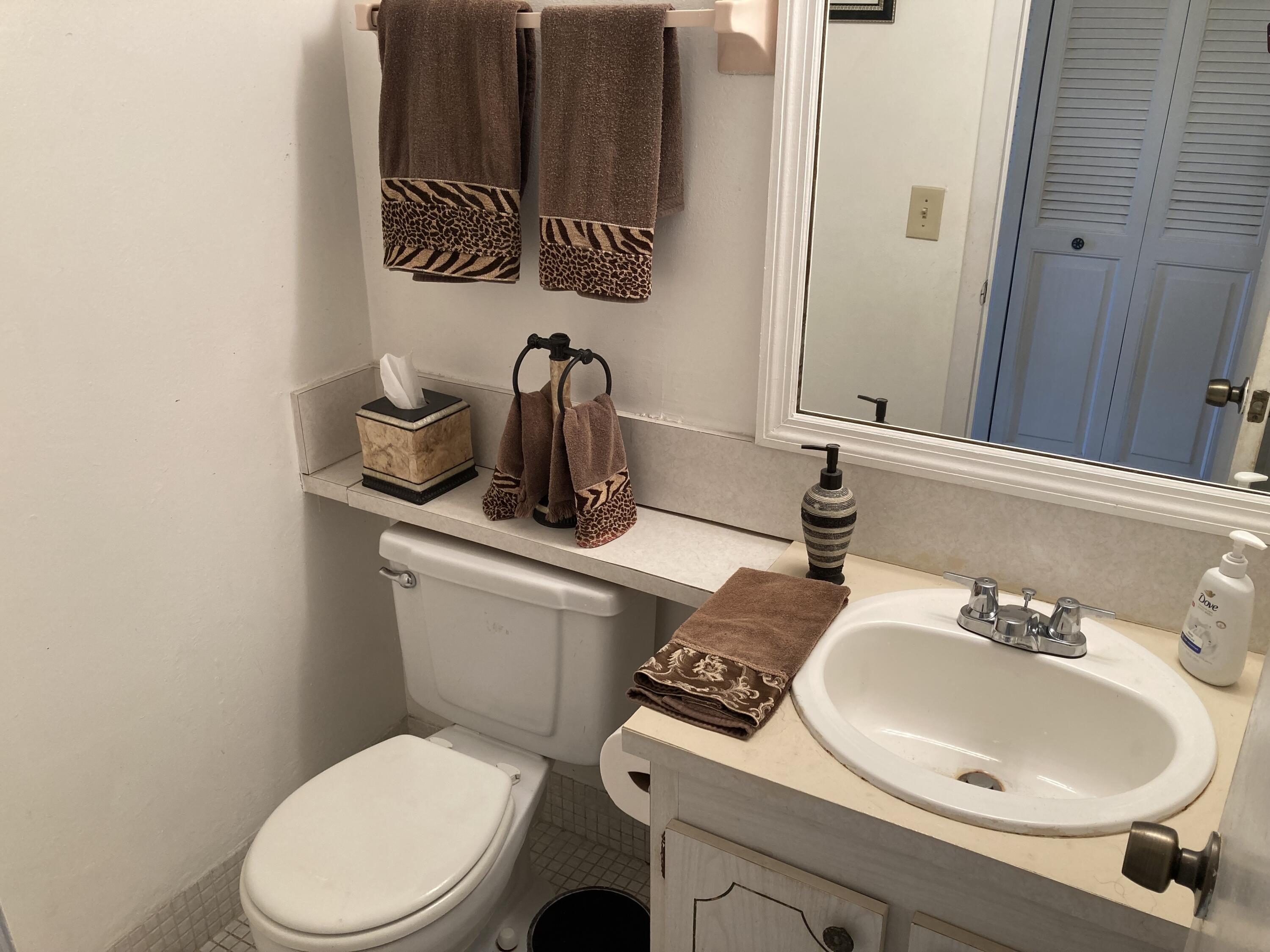 156 Suffolk F, Unit 156 Boca Raton, FL 33434 - Photo 8 of 29 IMG_2769