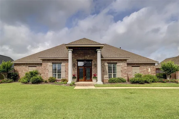 $598,000 | 5128 East Worthington Drive, Lake Charles, LA 70605