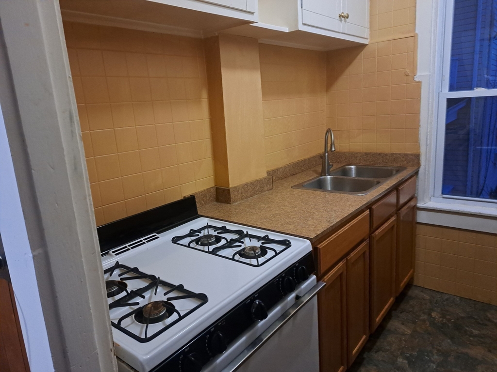 226 Haffards Street Fall River, MA 02723 - Photo 27 of 37