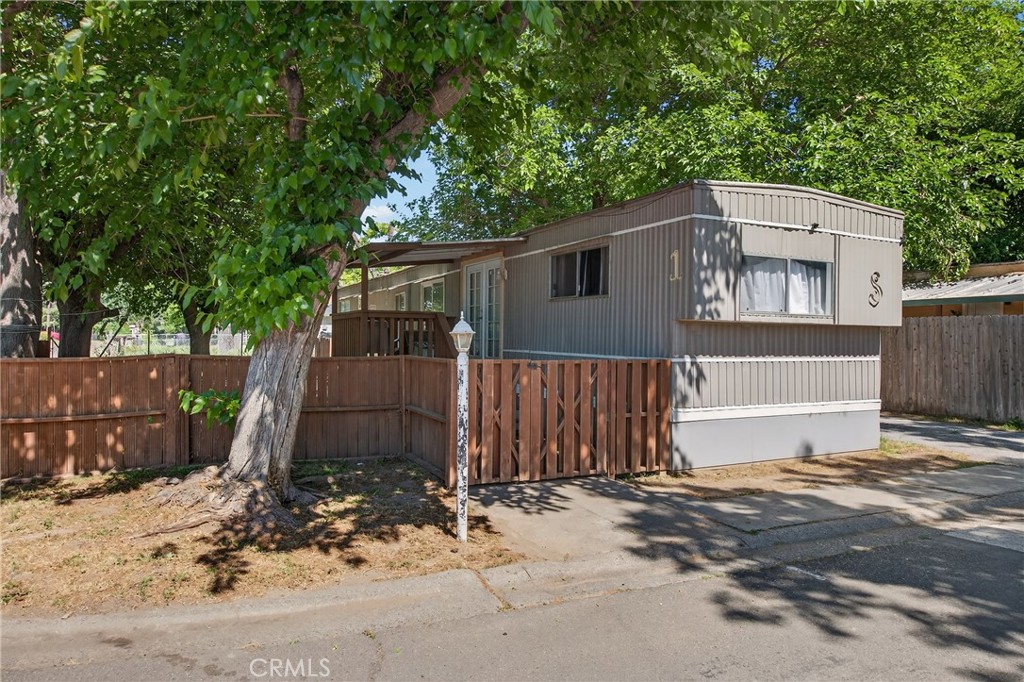 130 Gilmore Road Red Bluff, CA 96080 - Photo 7 of 22 a backyard of a house