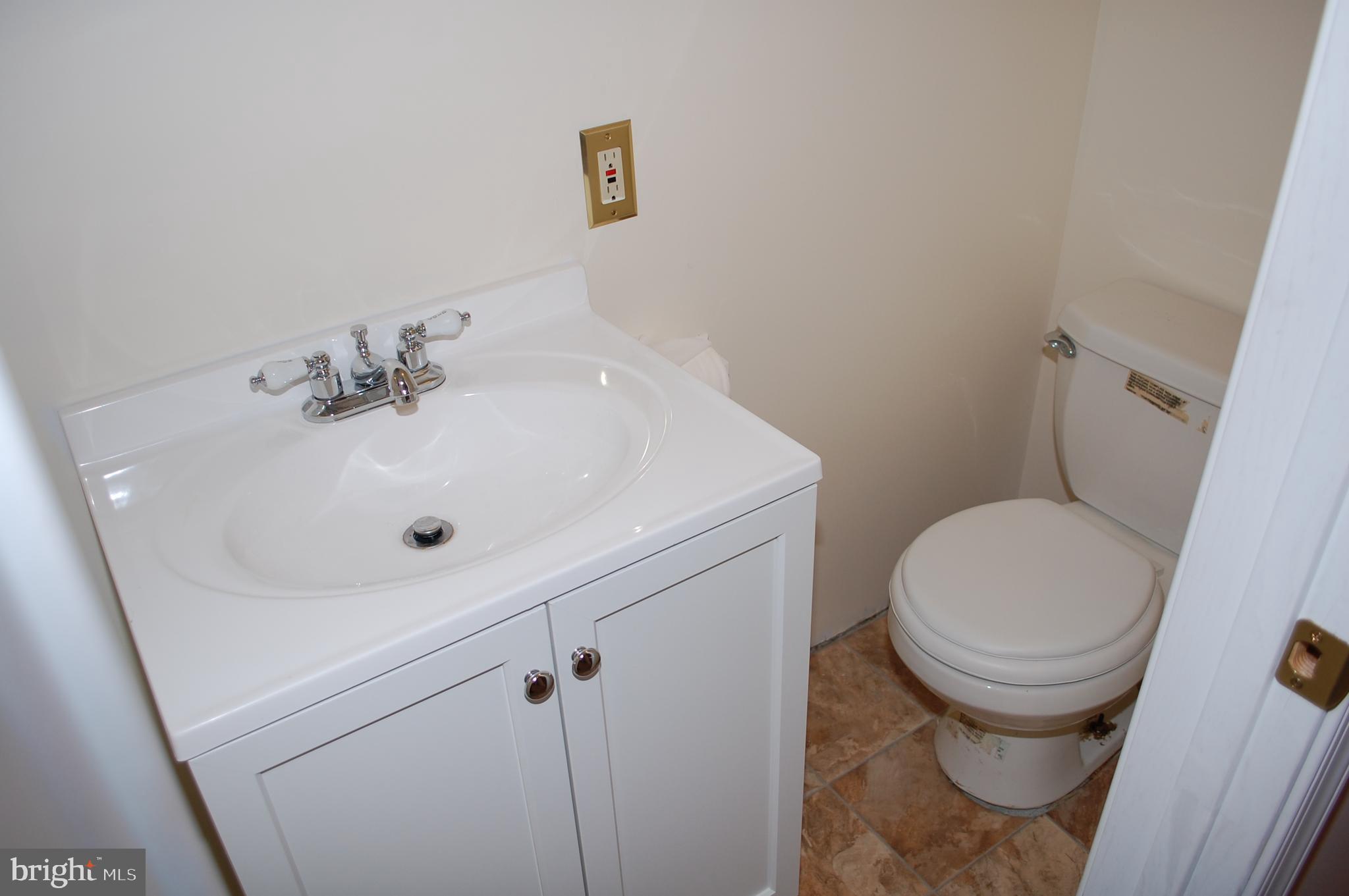 1707 Pin Oak Road Parkville, MD 21234 - Photo 10 of 16