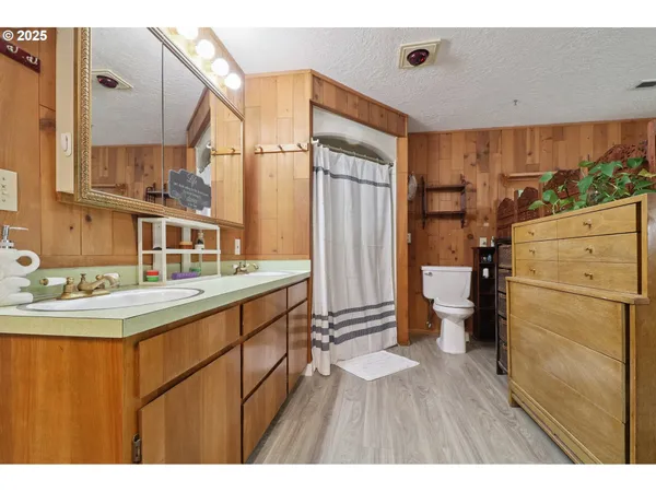 $1,299,000 | 31563 Southeast Lusted Road, Gresham, OR 97080