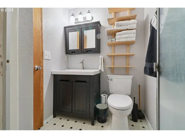 $1,299,000 | 31563 Southeast Lusted Road, Gresham, OR 97080