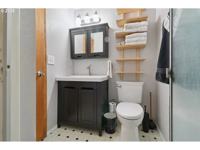 $1,299,000 | 31563 Southeast Lusted Road, Gresham, OR 97080