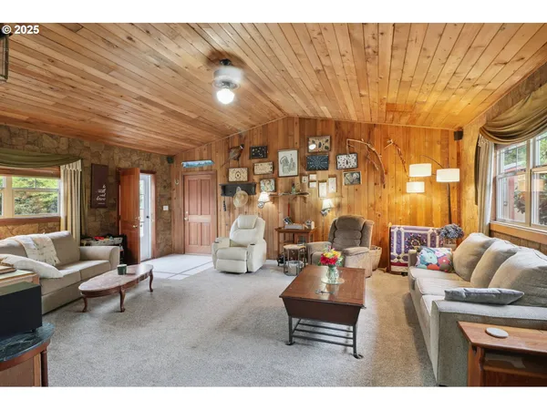 $1,299,000 | 31563 Southeast Lusted Road, Gresham, OR 97080