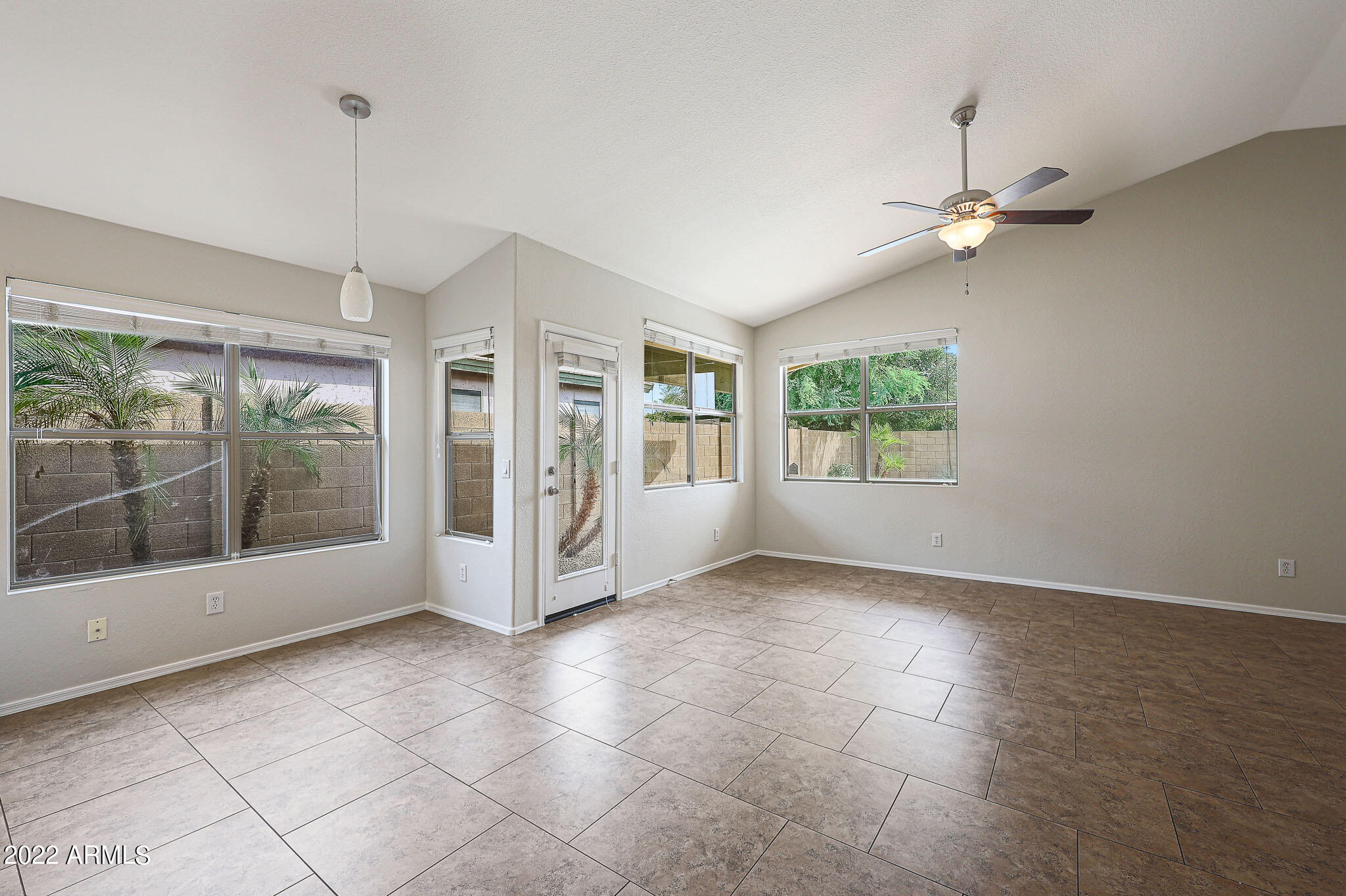 4709 East Jaeger Road Phoenix, AZ 85050 - Photo 6 of 9 Living room