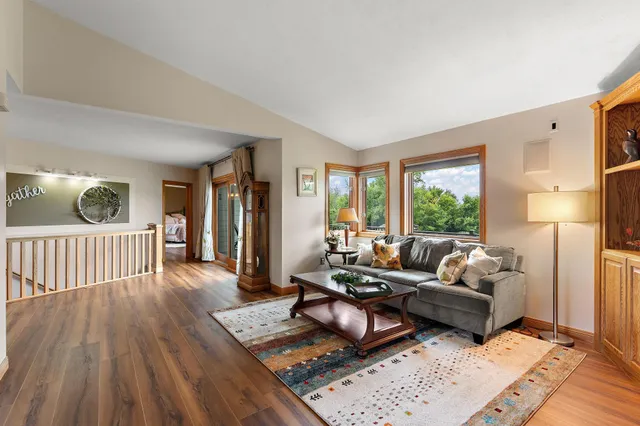 $1,150,000 | 2312 Becker Trail, Faribault, MN 55021